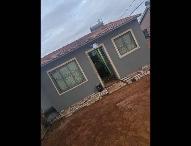 2 BEDROOM HOUSE FOR SALE IN LEHAE